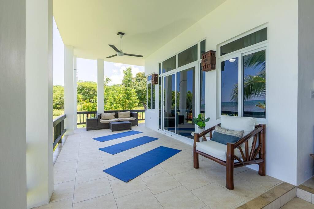 Ivy'S Cove Beach Side Condo - Luxury Villa Whitehouse Dış mekan fotoğraf