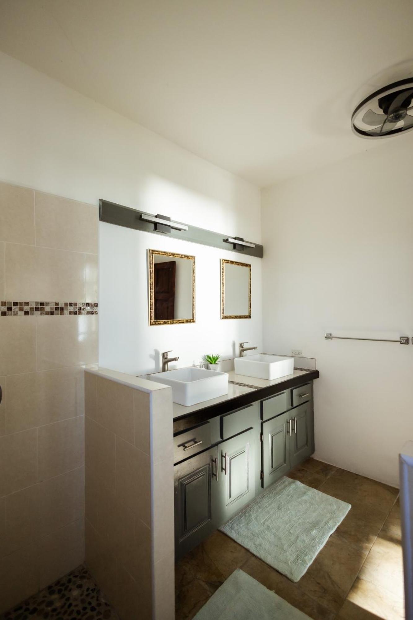 Ivy'S Cove Beach Side Condo - Luxury Villa Whitehouse Dış mekan fotoğraf